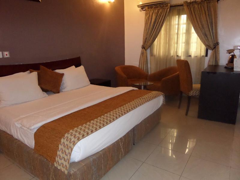 Suru Express Hotel Gra Лагос Екстериор снимка
