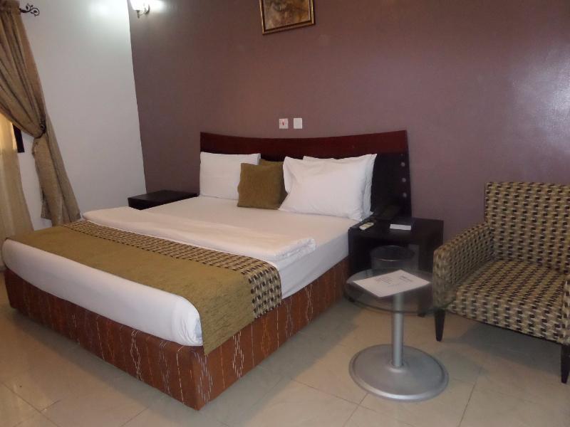 Suru Express Hotel Gra Лагос Екстериор снимка
