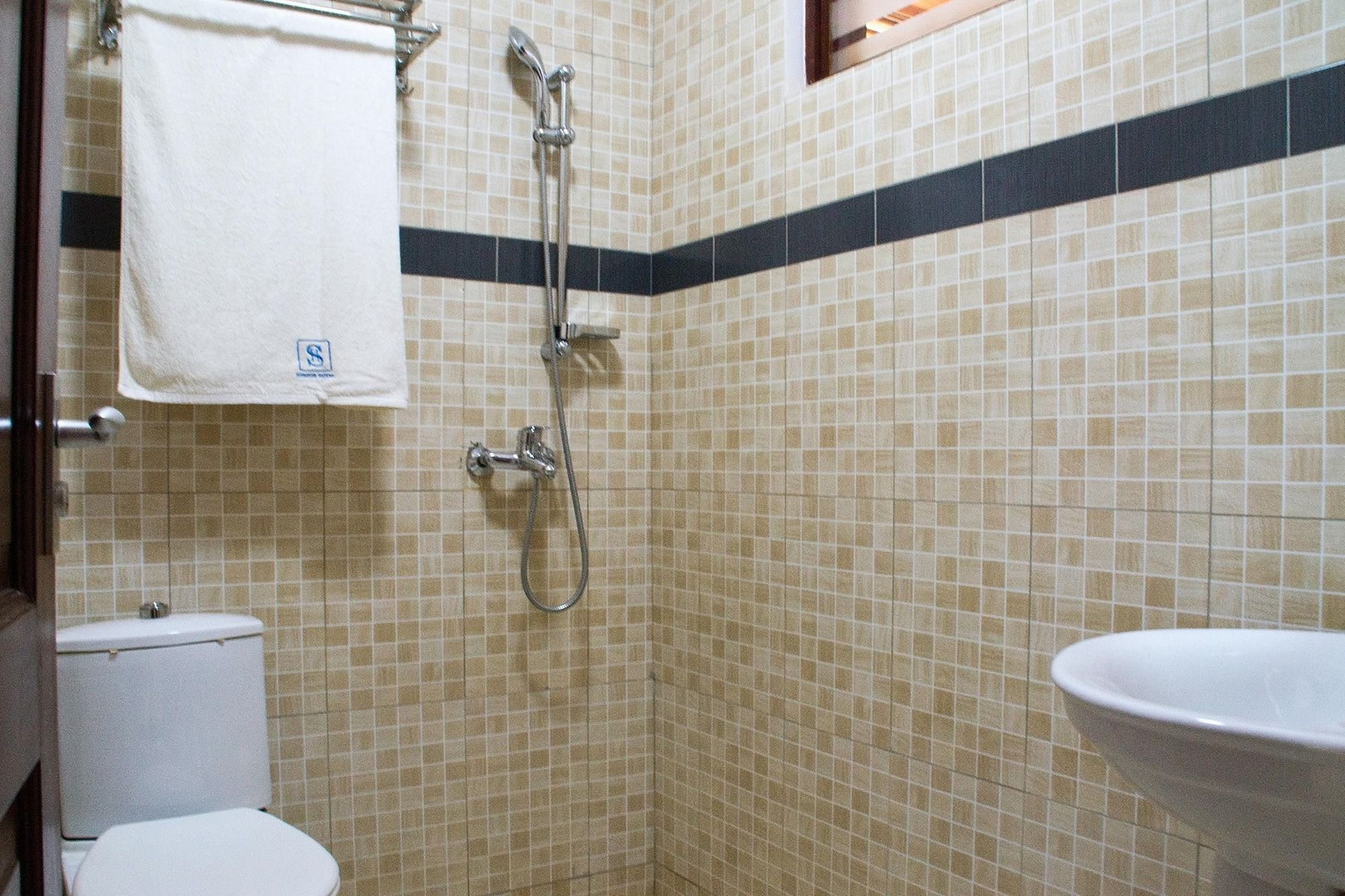 Suru Express Hotel Gra Лагос Екстериор снимка